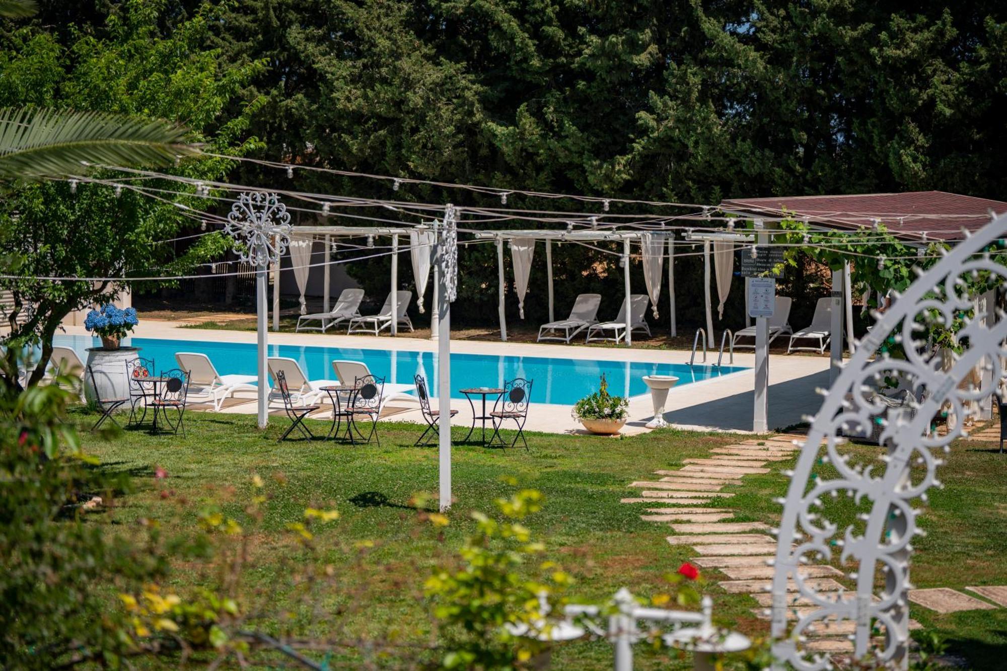 Masseria Montepaolo Dimora Di Charme Конверсано Екстериор снимка